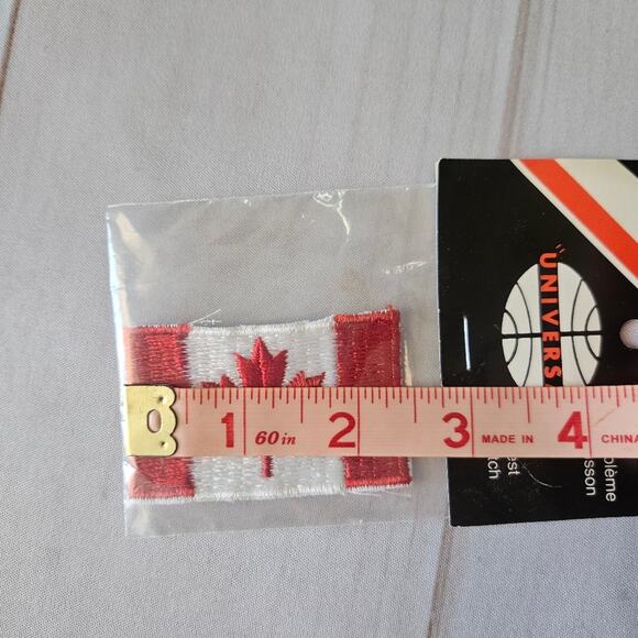 VTG Deadstock NIP Canada Patches (2) - Canadian Flag & Maple Leaf - Picture 6 of 6
